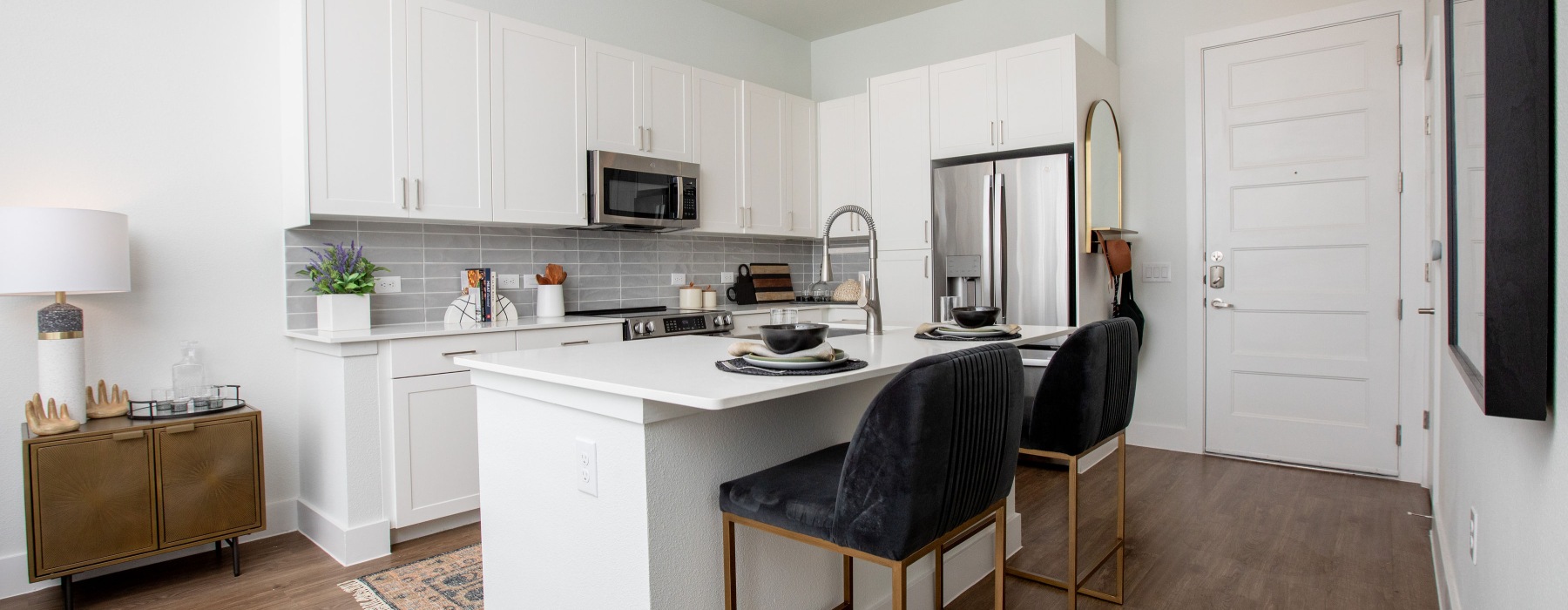 Luxury Kitchen with tile backsplash